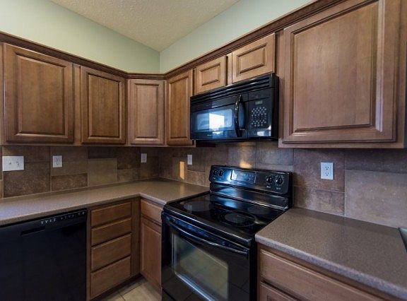 3rd image of 336 Buchanan Dr