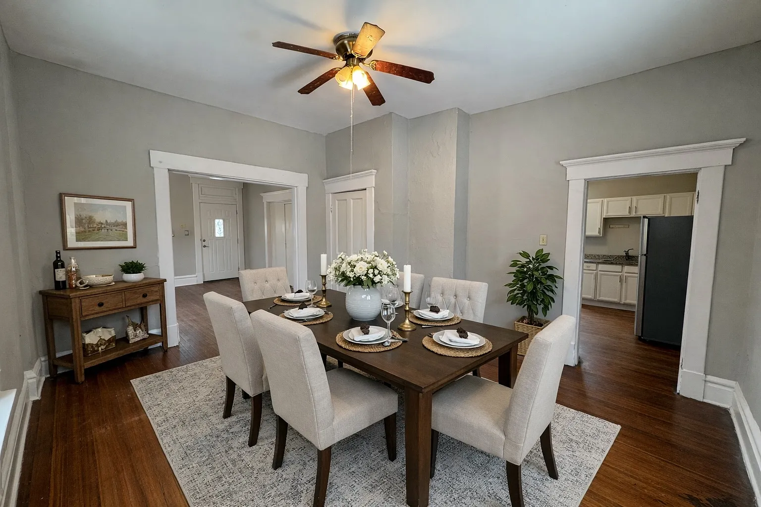 8 bed, 2600 sqft, $4,295 — Photo 4