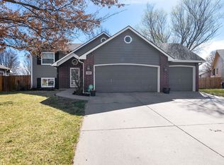 2409 N Pine Grove Ct, Wichita, KS 67205