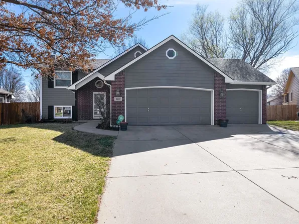 2409 N Pine Grove Ct, Wichita, KS 67205