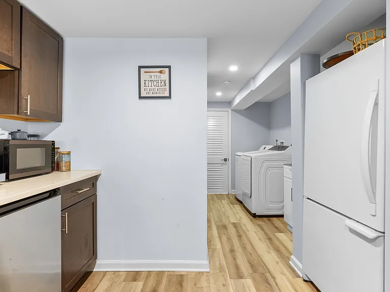 38 Woodcliff Ave — Photo 32