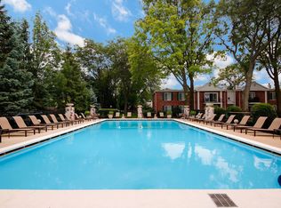 2521 Old Tavern Rd #68, Lisle, IL 60532