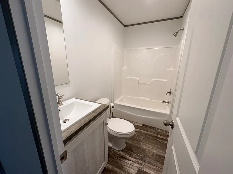 1438 Nathan Dr — Photo 4