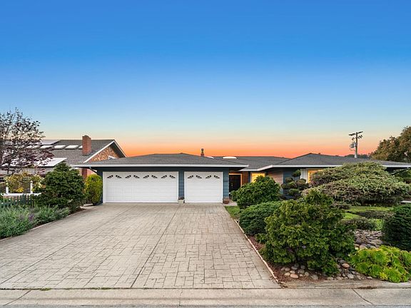 4th image of 2060 Touraine Ln