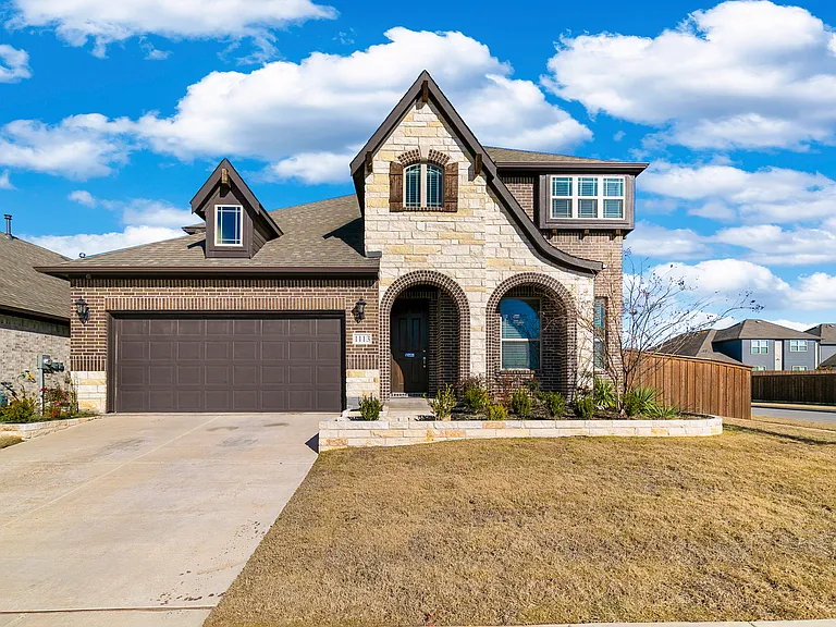 1113 Granger Dr — Photo 1