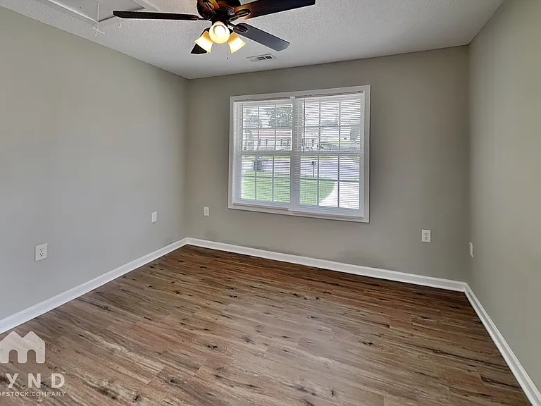 820 Clarence Jordan Ct — Photo 9