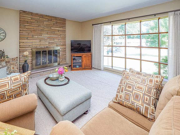 610 Lawrence Drive-103