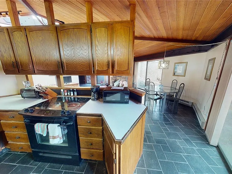 200 Steele Rd — Photo 13