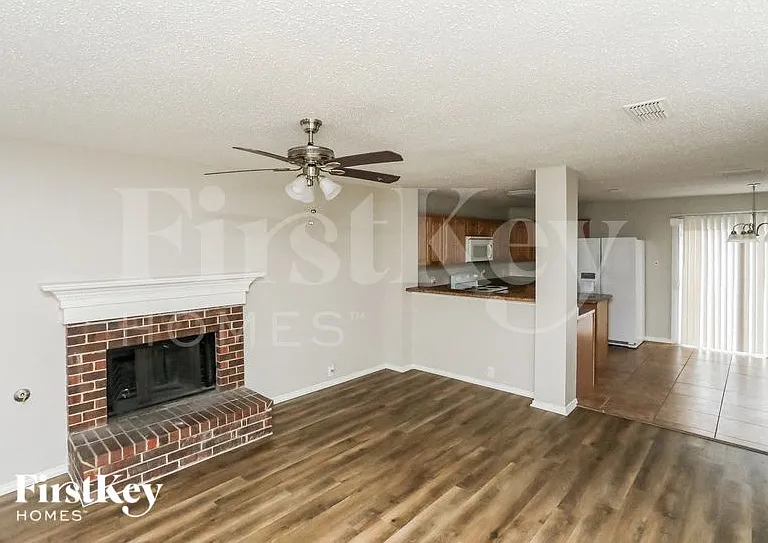 119 Amber Ridge Dr — Photo 3