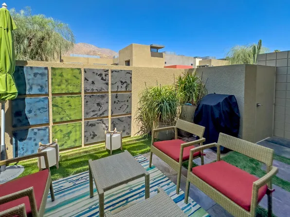 727 E Arenas Rd, Palm Springs, CA 92262