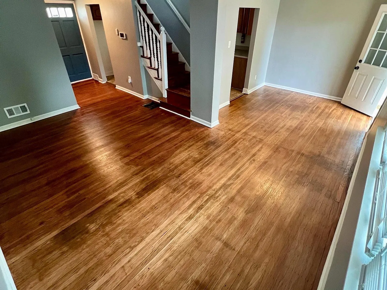 3 bed, 1200 sqft, $1,600 — Photo 3