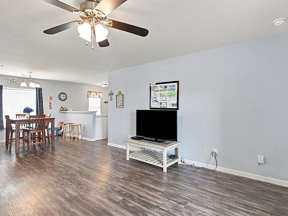5th image of 135 Butkus Dr. #2
