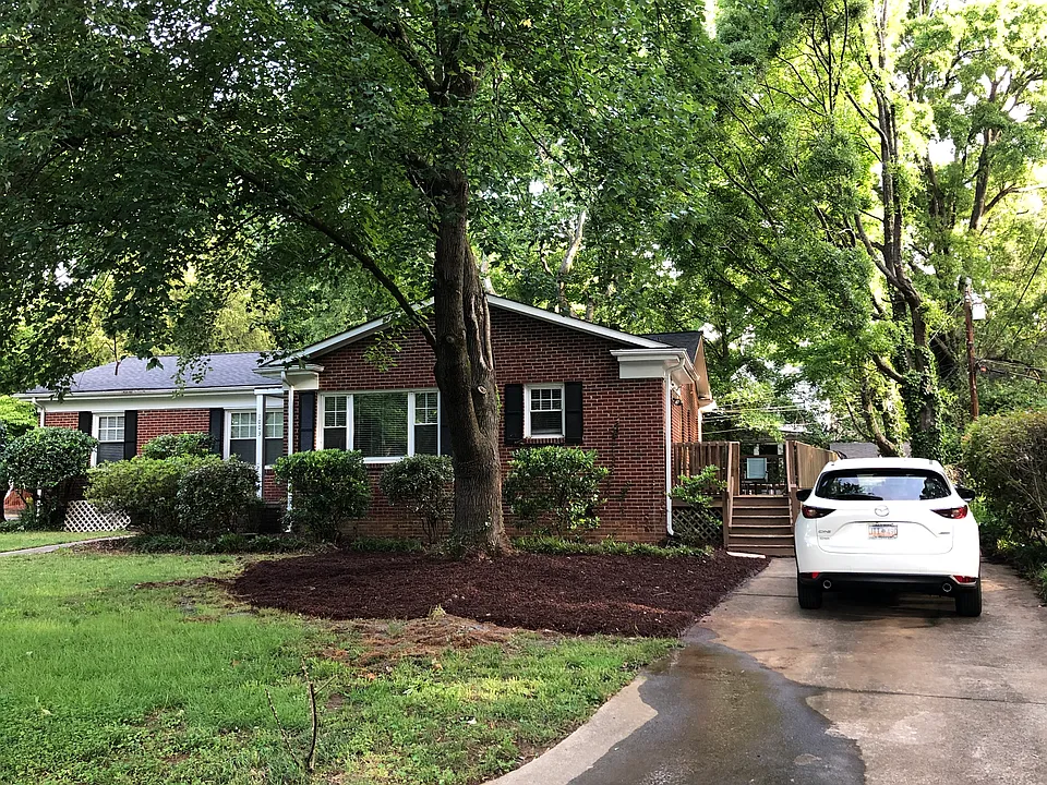 1003 Guilford Rd