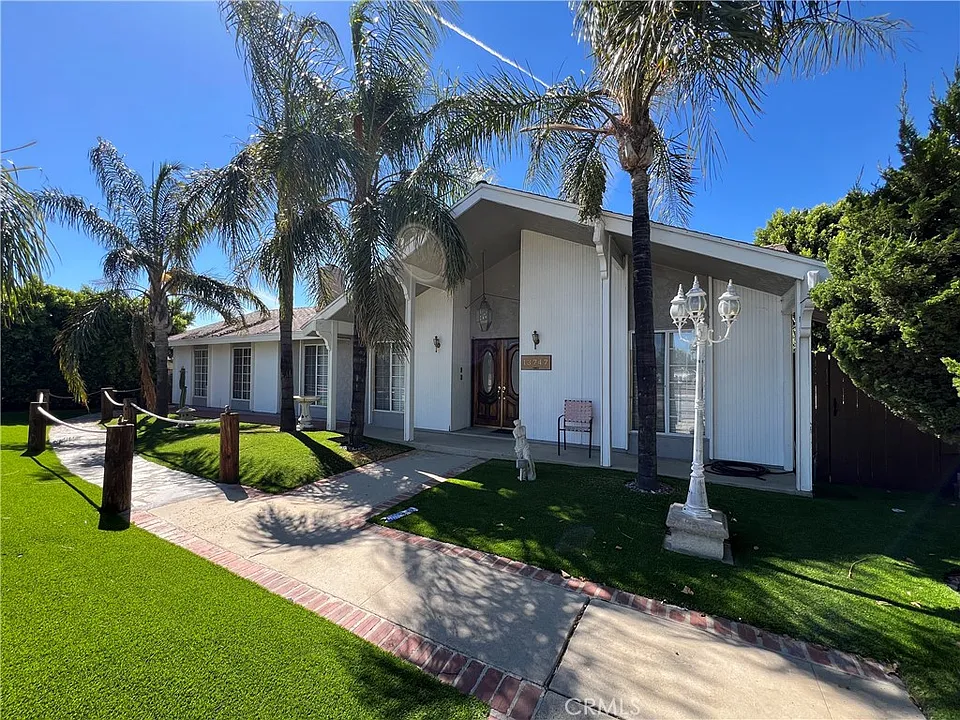 13747 Polk St