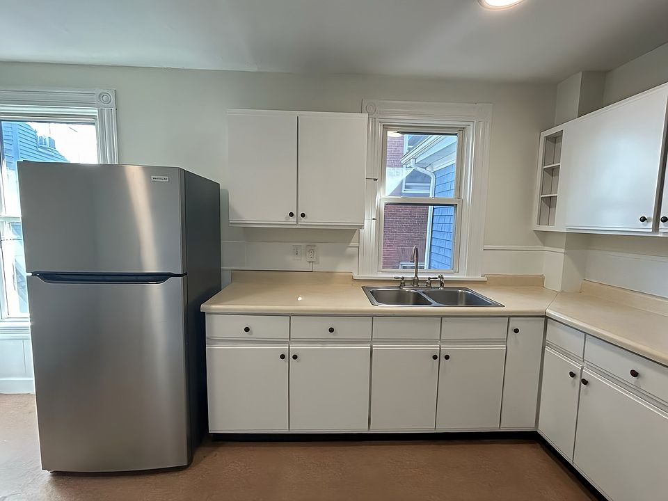 1st image of 8 Main St #2