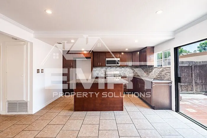 9781 Karmont Ave — Photo 7