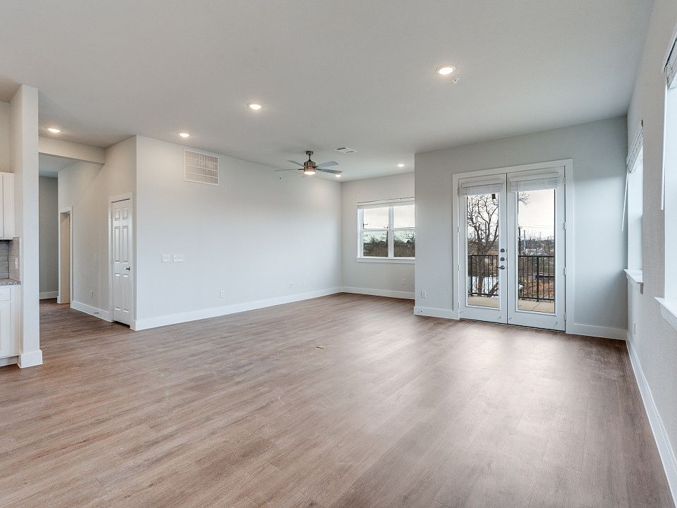 1st image of 330 E Carson St #11535602