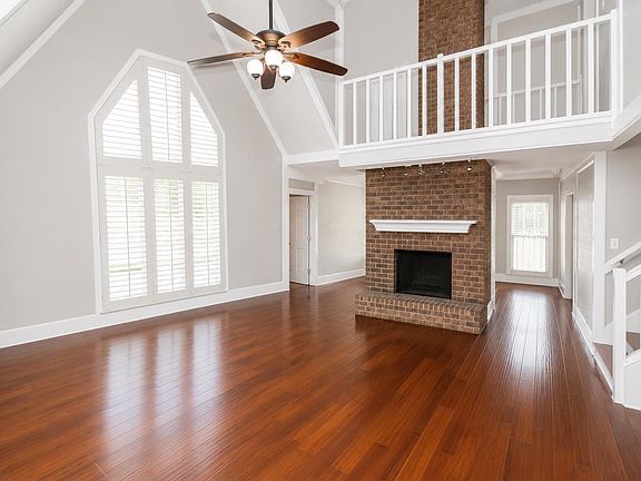 2nd image of 2485 Stratfield Dr