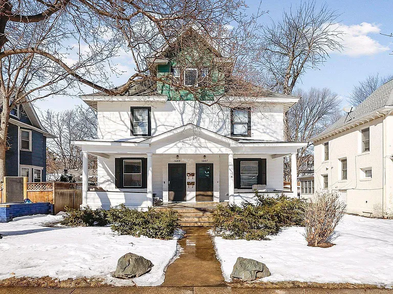 1607 Van Buren Ave — Photo 1