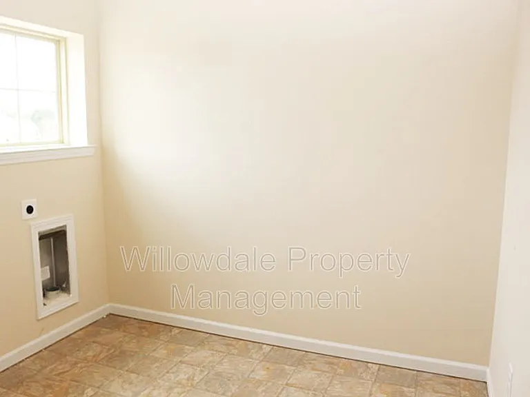 2618 Tummel Ln — Photo 8