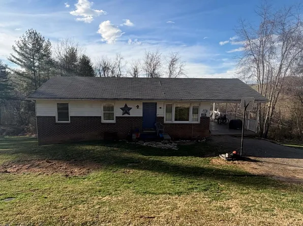 258 Glade Hollow Dr, Lebanon, VA 24266