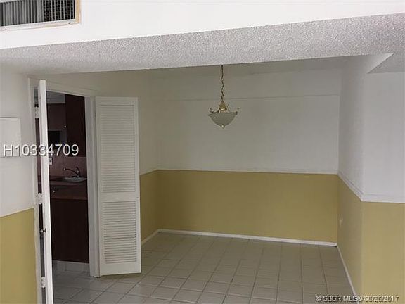 4th image of 4160 Inverrary Dr APT 501