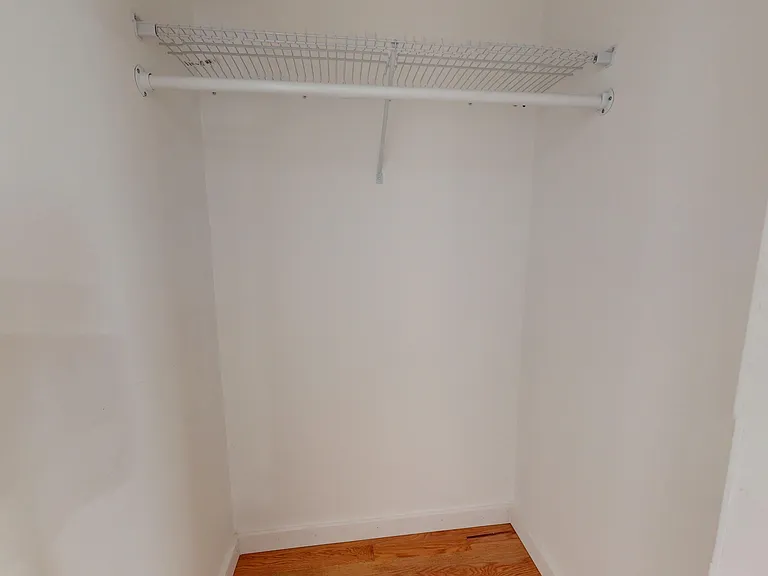 914 W 3rd St #1 — Photo 12
