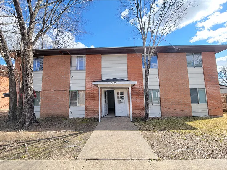 3526 Midwest Dr #B — Photo 1