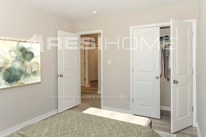 127 London Calvin Way — Photo 7