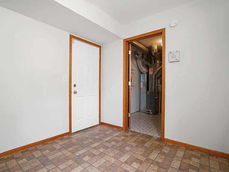 2304 Hudson Cir — Photo 24