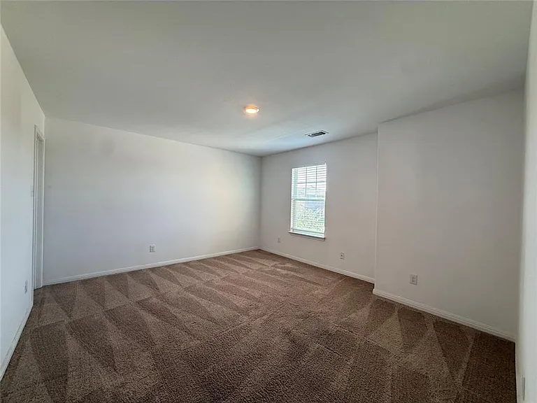 140 Maywood Ln — Photo 21