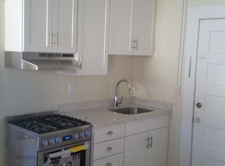 1406 3rd St APT 5, Napa, CA 94559