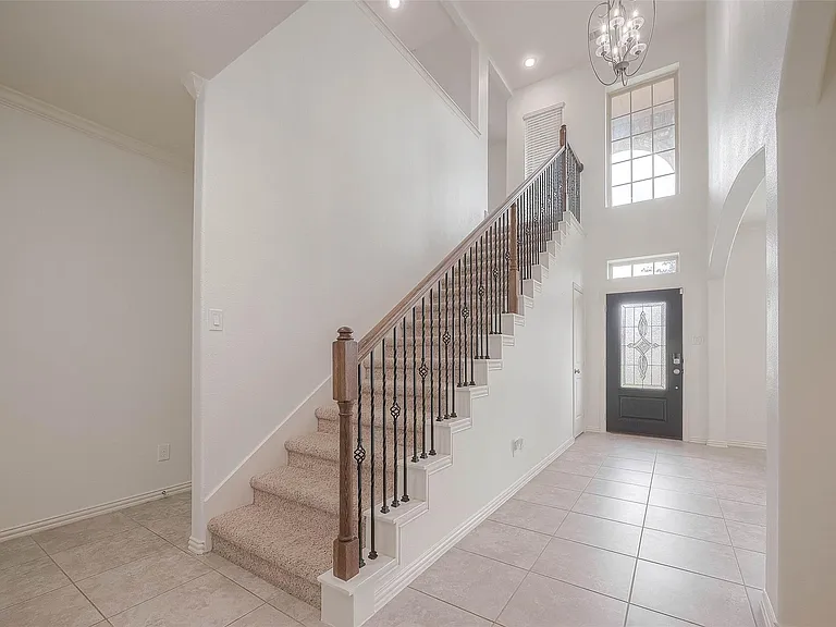 2261 Oak Circle Dr N — Photo 11