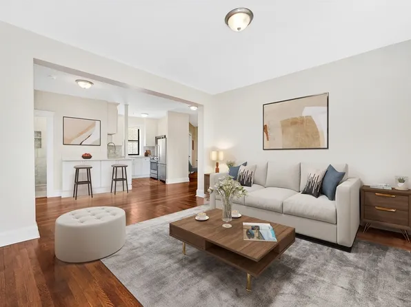 11 Park Dr APT 22, Boston, MA 02215