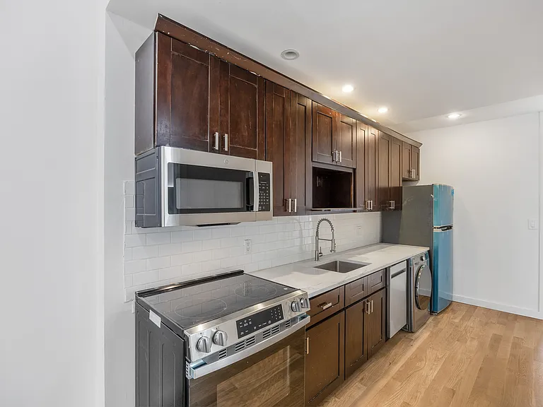 75 Bainbridge St #4B — Photo 11