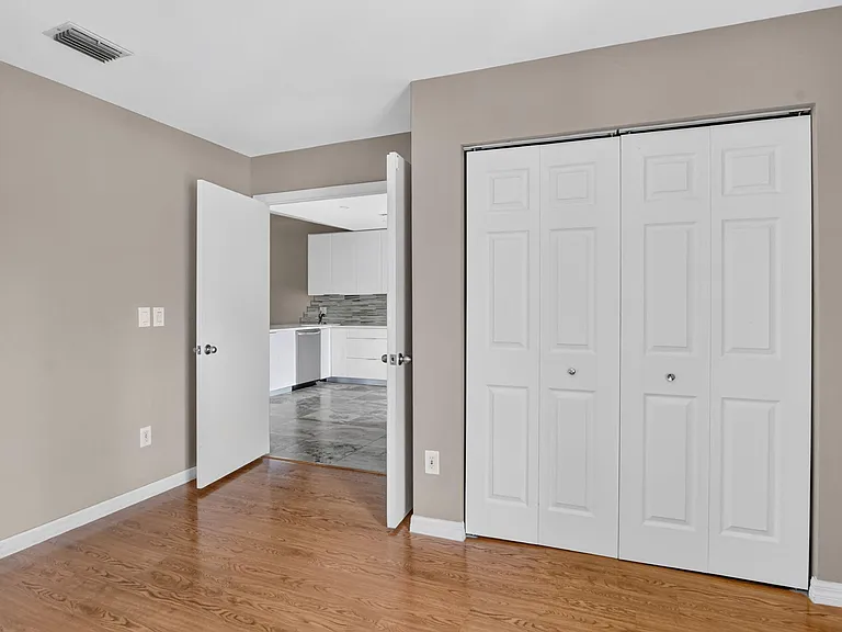 301 Club Cir #208 — Photo 26