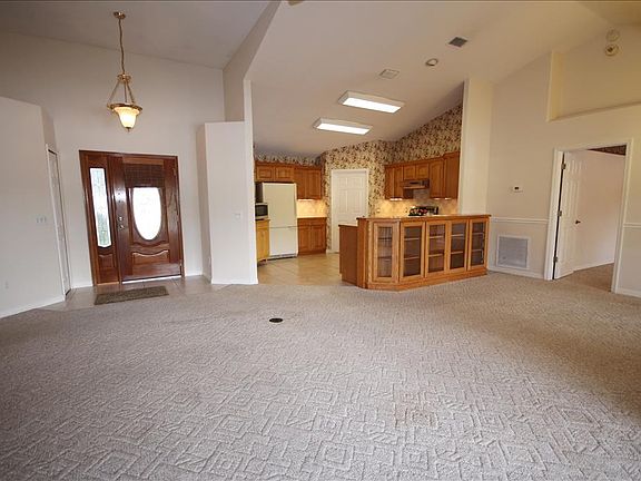 5th image of 36 Wisteria Dr