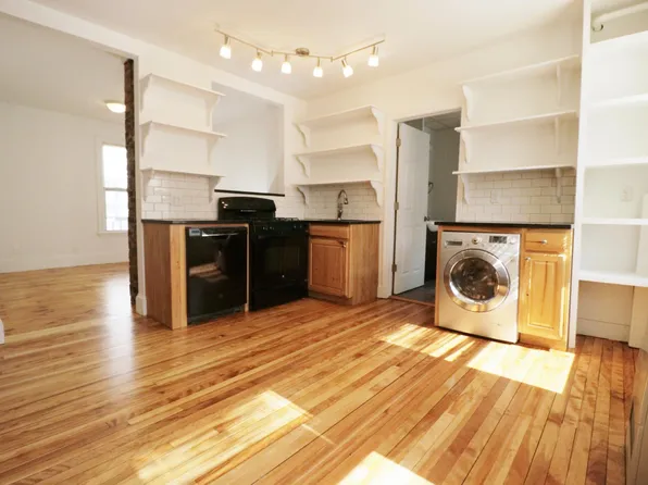 31 Frederic St APT 4, Portland, ME 04102