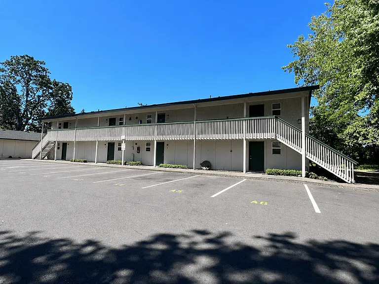 Greenfield Apartments — Photo 10
