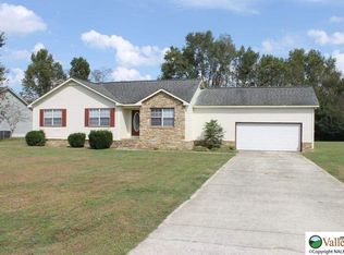 346 Max Graben Cir, Albertville, AL 35950