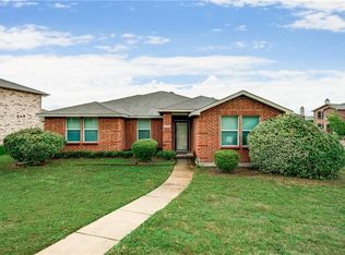 2906 Amber Waves Ln, Lancaster, TX 75134