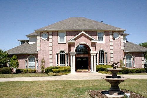 2nd image of 608 N Sorita Cir