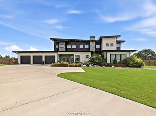 17600 Windsong Dr, College Station, TX 77845