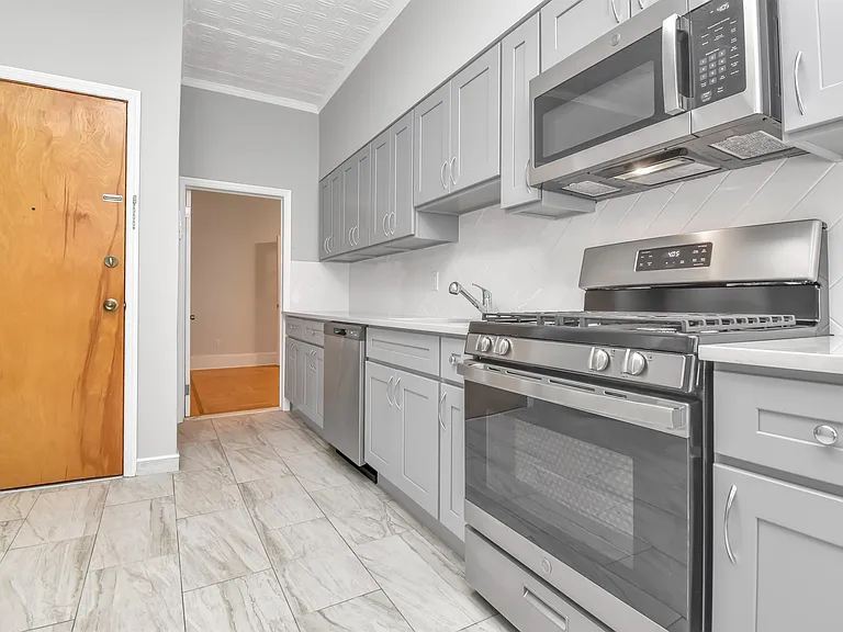 2307 New York Ave #2 — Photo 3