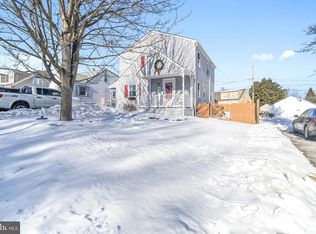 10 Sheridan Ln, Aston, PA 19014