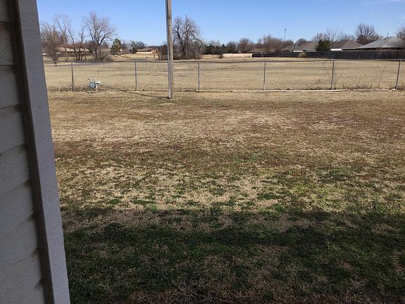 3rd image of 1825 Candlewood Dr