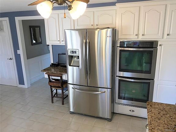 4th image of 20 Valley Brook Ln