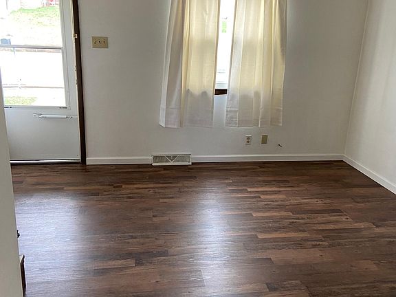 4th image of 117 Gilson Ave #B