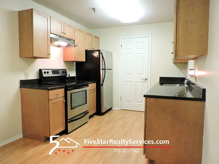 1340 Brook St #M — Photo 2