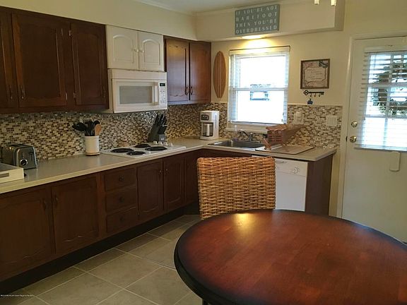 4th image of 689A Plymouth Dr #100A